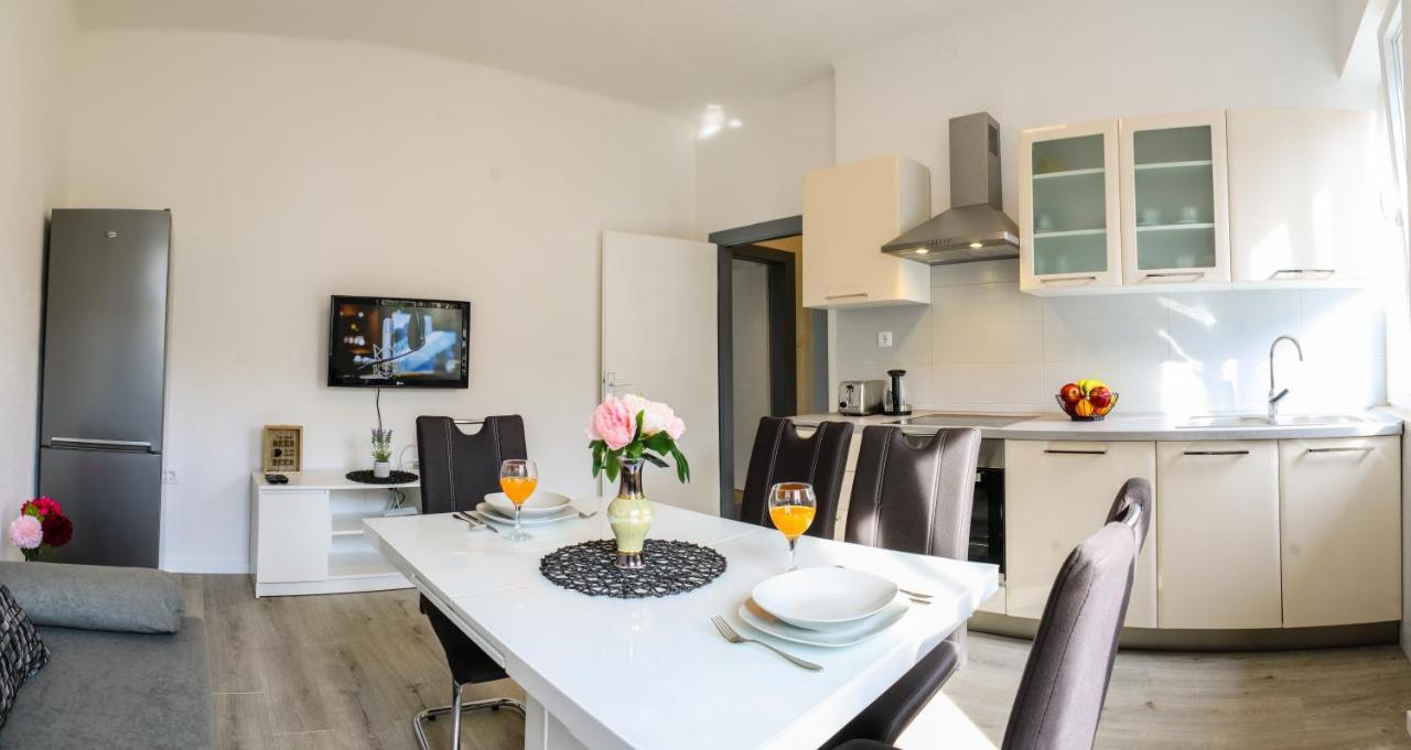 Tonka'S Beautiful Apartment In City Centre Split Exterior foto