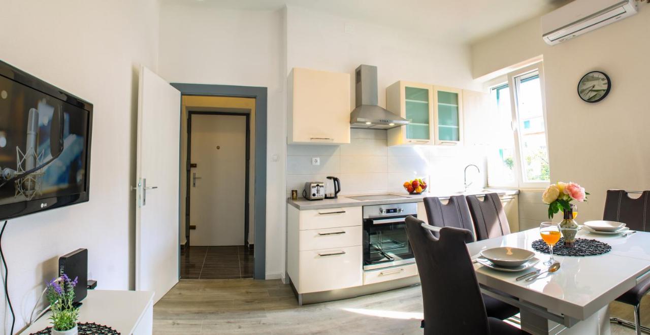 Tonka'S Beautiful Apartment In City Centre Split Exterior foto